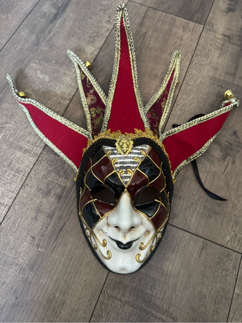 Venetian Jester Masquerade Mask. Commonly referred to as Jolly or Joker mask